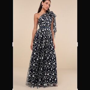 Lulu's Navy and White Floral Maxi Dress